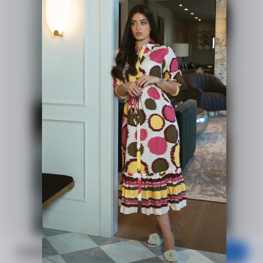 GORGEOUS LINEN DRESS - Picture 2 of 9